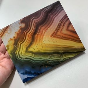 BECCA: VOLCANO GODDESS EYESHADOW PALETTE